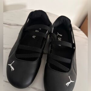 Puma women’s ortholite strappy sneaker 6.5